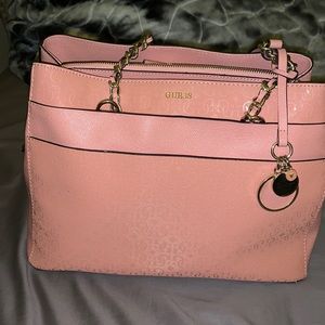 Guess multiple pockets Peach/Pink Handbag Xcellent Condition
